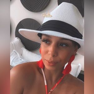 Meet your Posher, Claribel